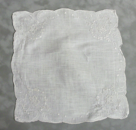 12 X 12 WHITE LINEN
LIGHT GRAY EMBROIDERY
SCALLOPED BORDER
$15.00 12 X 12 WHITE LINEN
LIGHT GRAY EMBROIDERY
SCALLOPED BORDER
$15.00